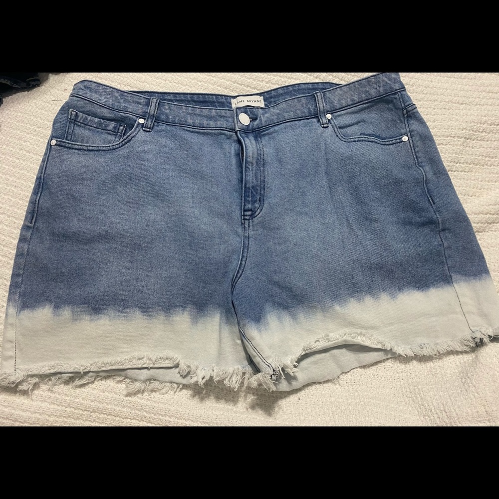 Women’s lane Bryant Jean shorts size 22